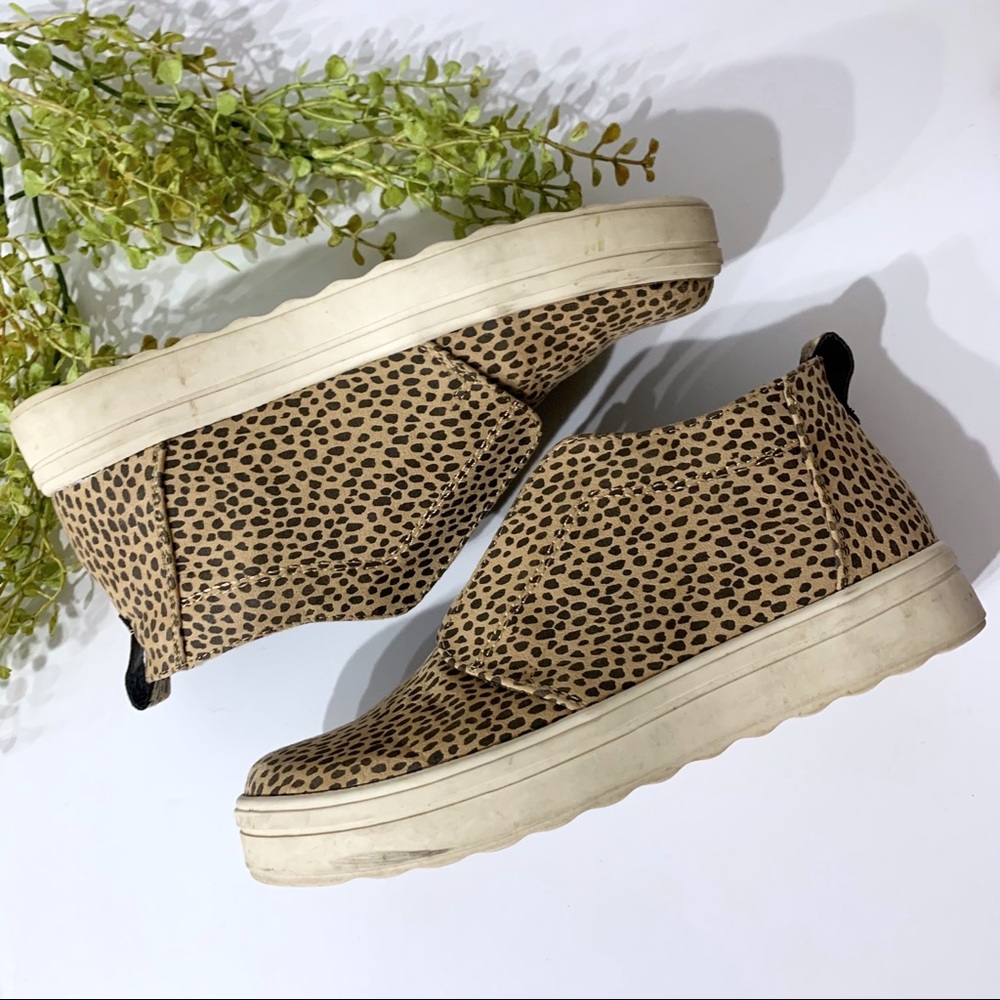 Universal Thread Spotted Thick Sole Sneakers - image 2